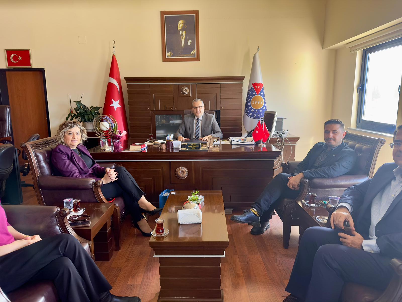 Prizren Üniversitesi Öğretim Üyelerinden Dekanlığımıza Ziyaret ve Akademik Paylaşım Semineri